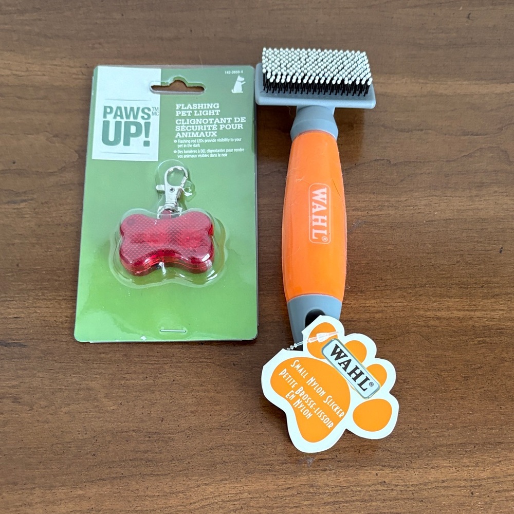Wahl Orange Pet Brush with Red Light
